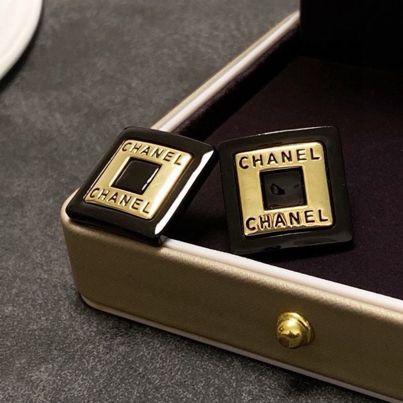 Ch**el earrings
